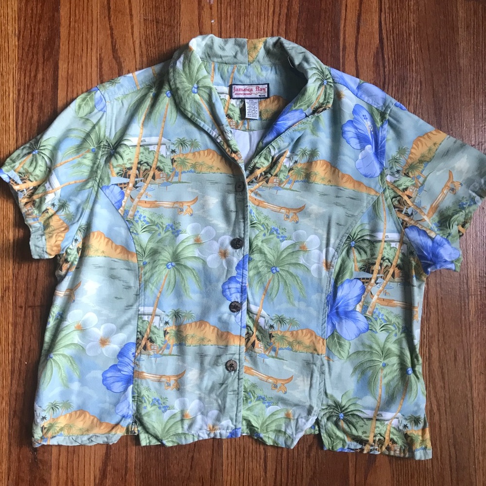 Vintage Hawaiian print shirt 🌺